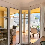 Recently Refurbished 2Br Flat Pool In Puerto Banus