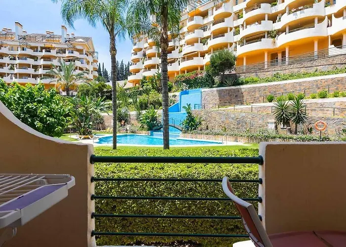 Recently Refurbished 2Br Flat Pool In Puerto Banus