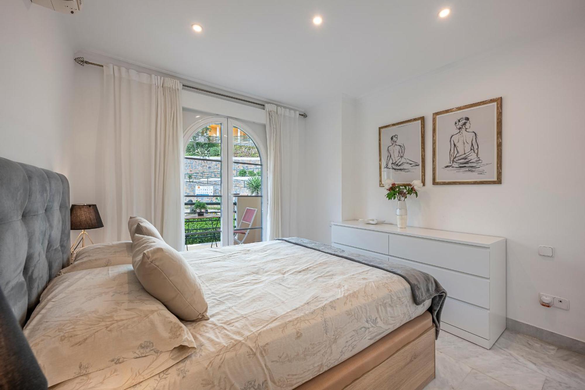 Recently Refurbished 2br Flat Pool In Puerto Banus