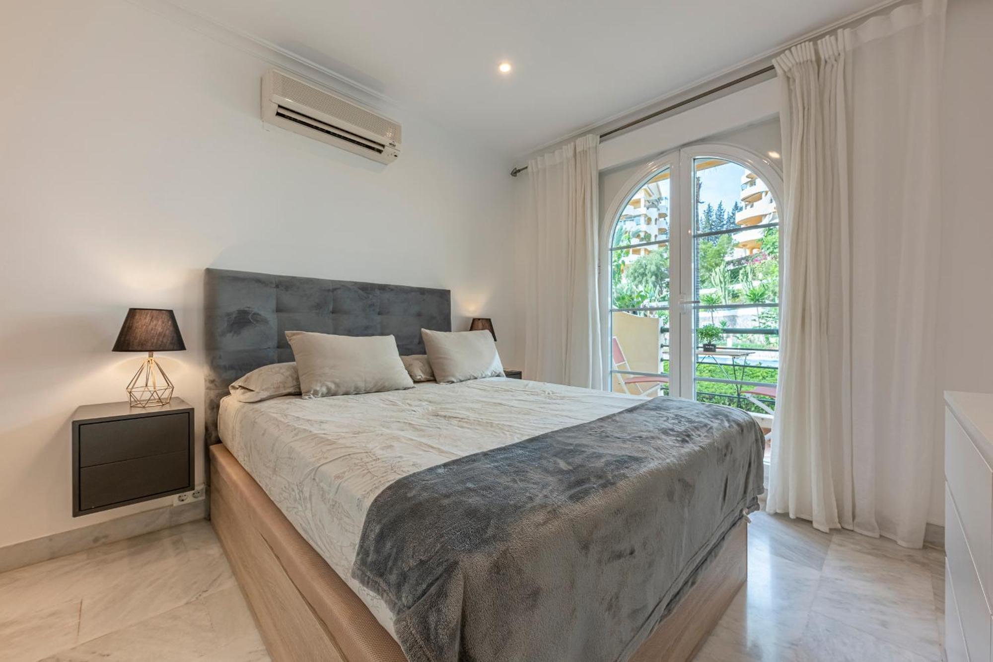 Recently Refurbished 2br Flat Pool In Puerto Banus Apartment