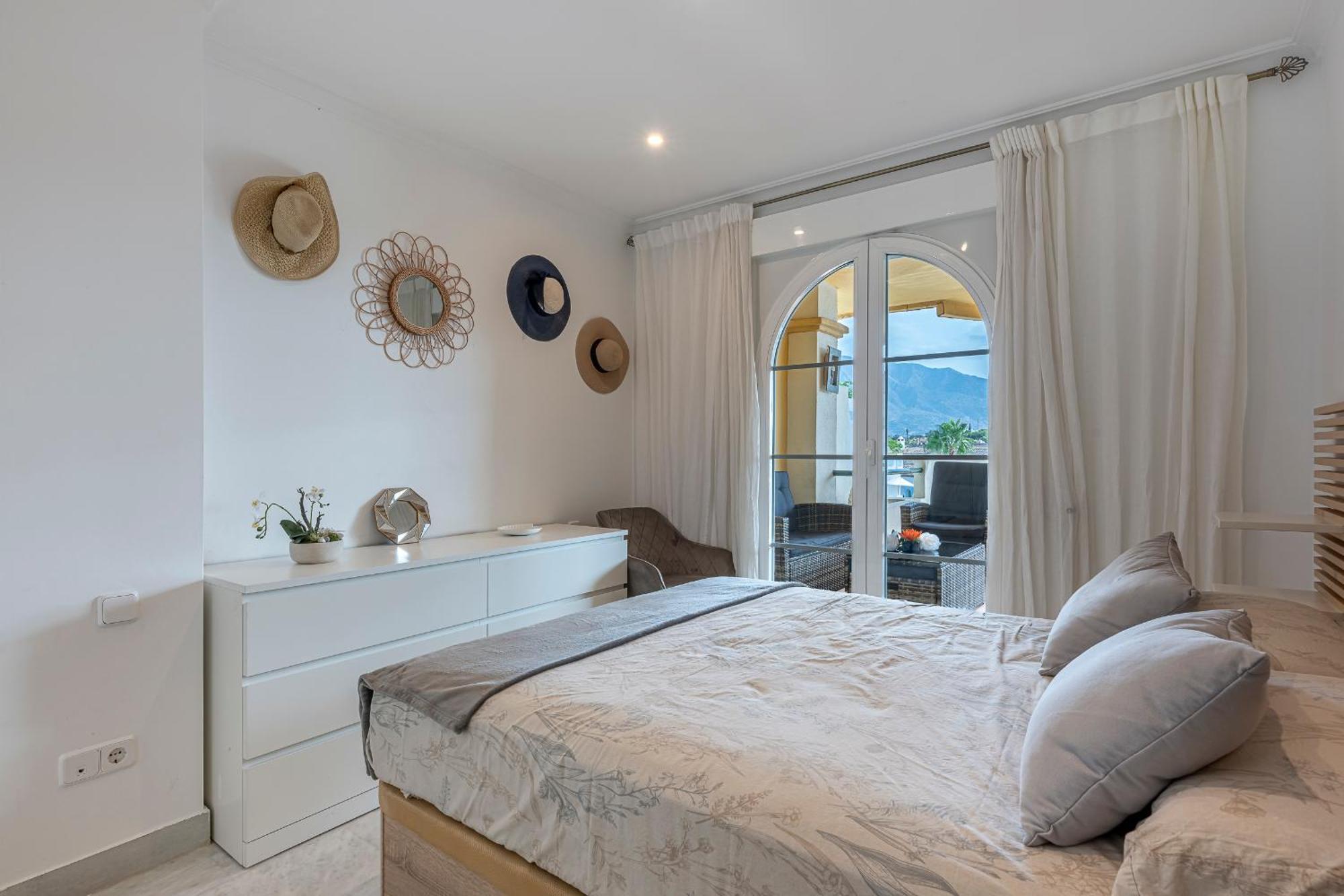 Recently Refurbished 2br Flat Pool In Puerto Banus Apartment Marbella