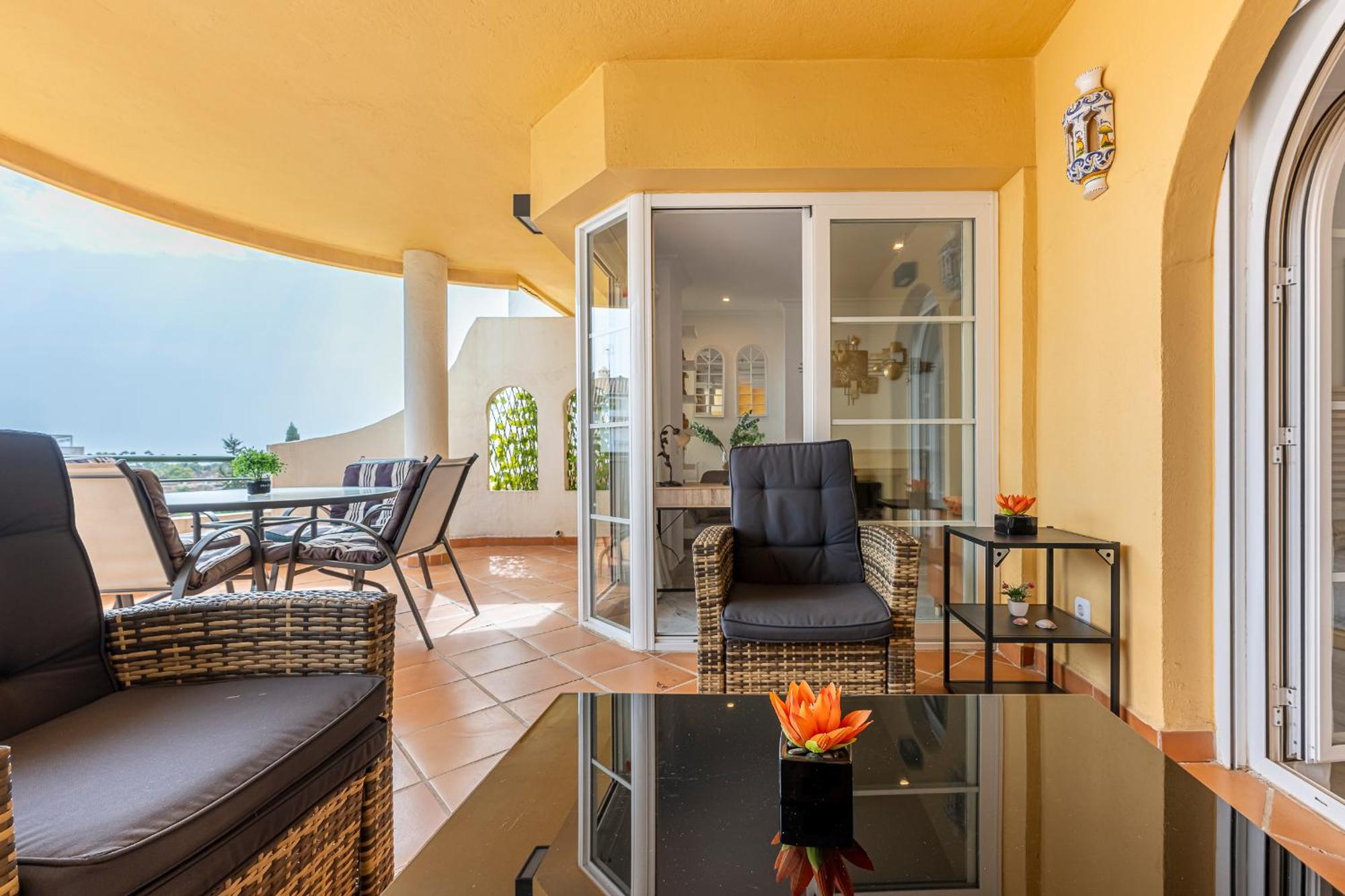 Recently Refurbished 2br Flat Pool In Puerto Banus