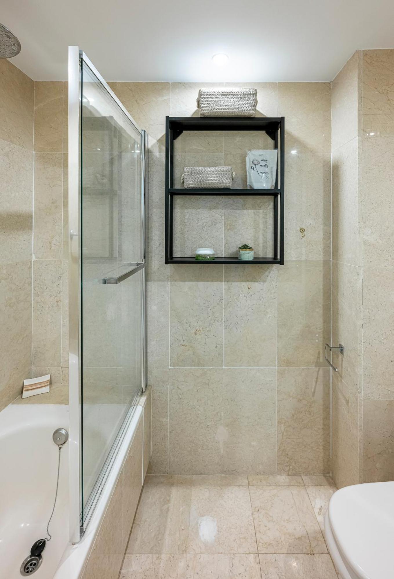 Recently Refurbished 2br Flat Pool In Puerto Banus Apartment *