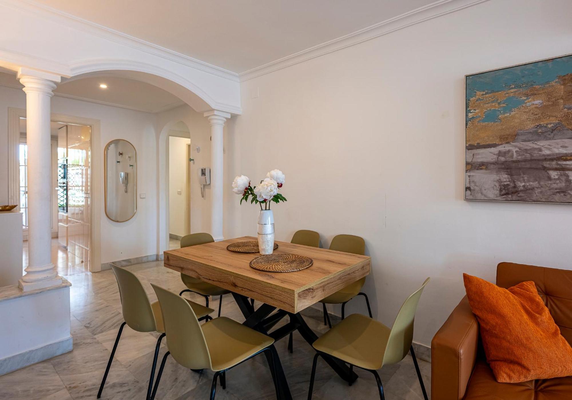 Recently Refurbished 2br Flat Pool In Puerto Banus Marbella