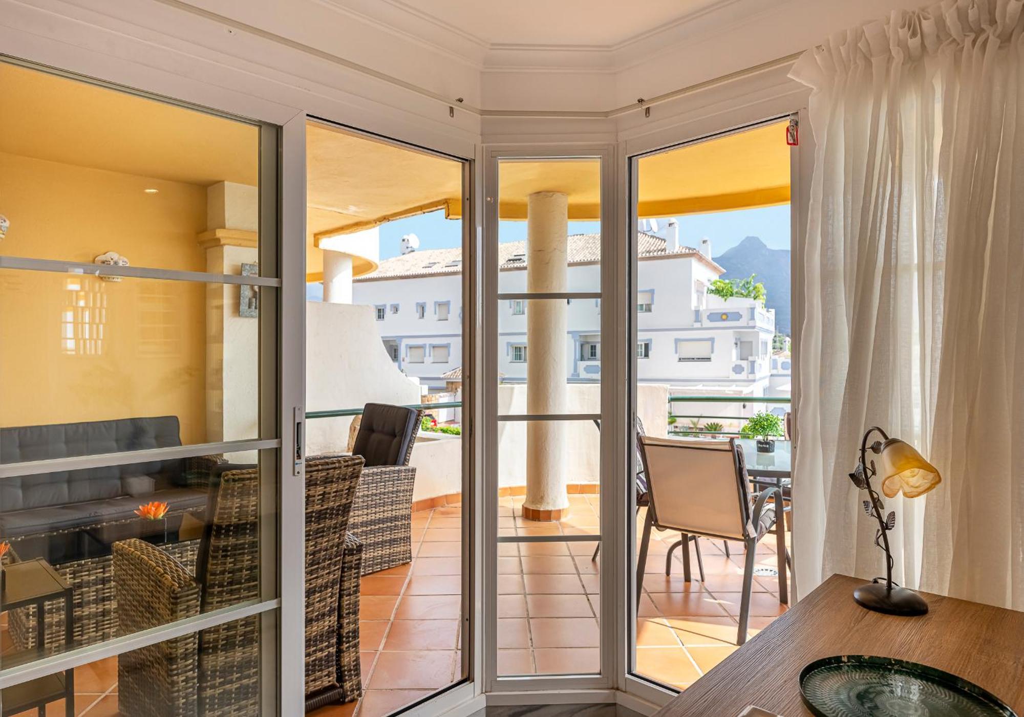 Recently Refurbished 2br Flat Pool In Puerto Banus Apartment Marbella